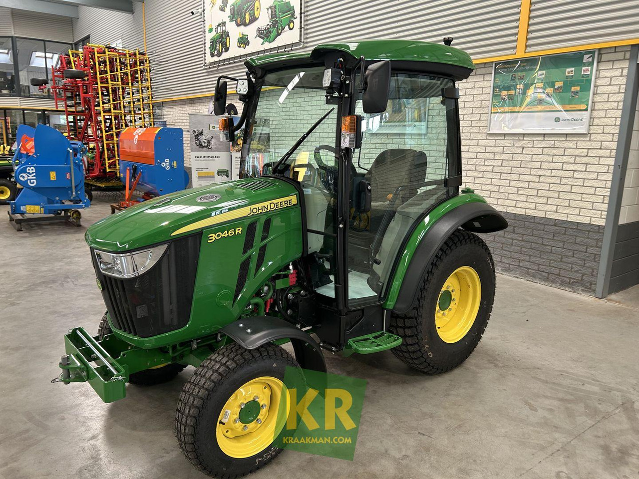 John Deere 3046R - Минитрактор: фото 2 John Deere 3046R - Минитрактор: фото 2