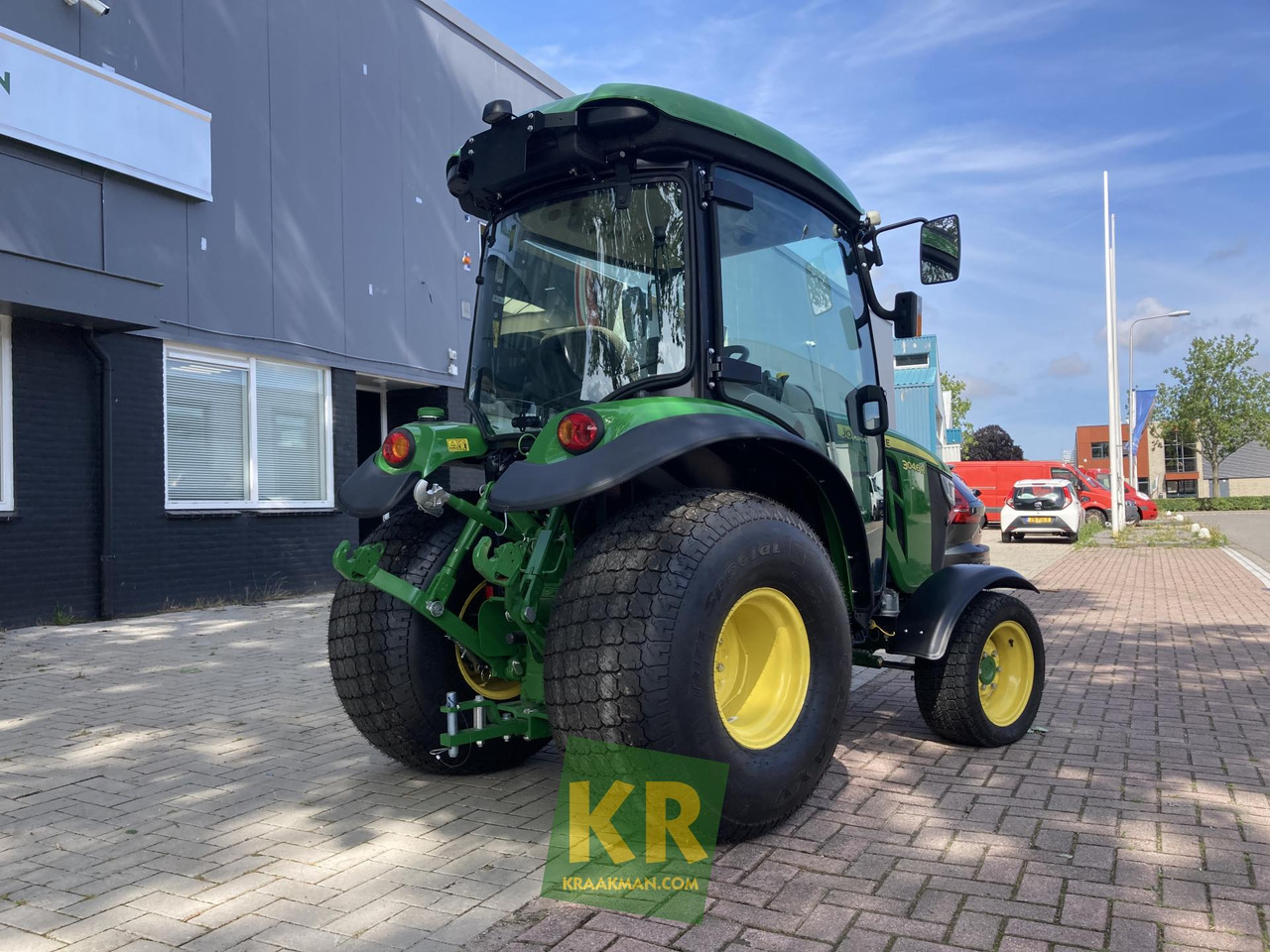John Deere 3046R - Минитрактор: фото 2 John Deere 3046R - Минитрактор: фото 2