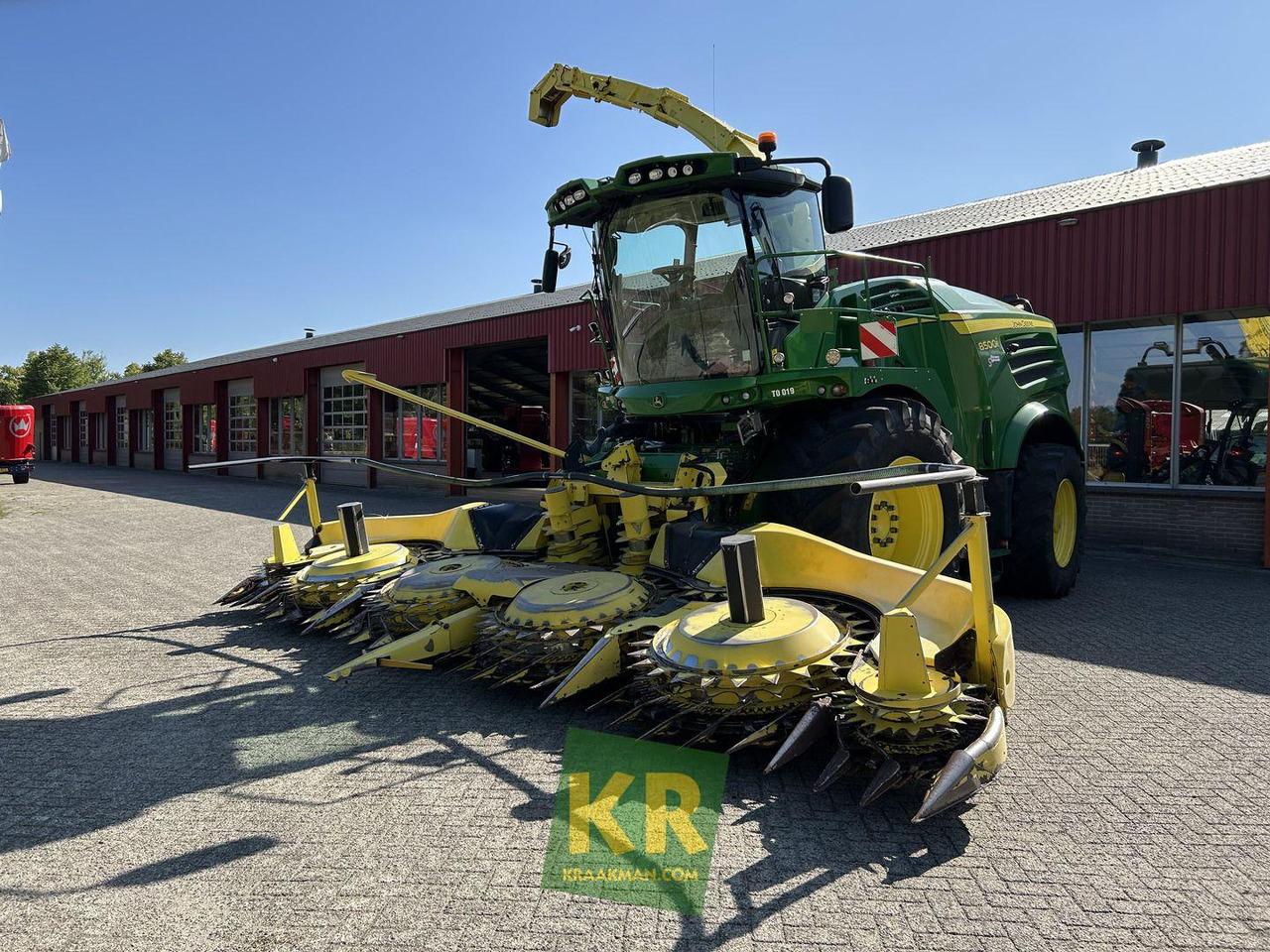 John Deere 8500 - Кормоуборочный комбайн: фото 2 John Deere 8500 - Кормоуборочный комбайн: фото 2