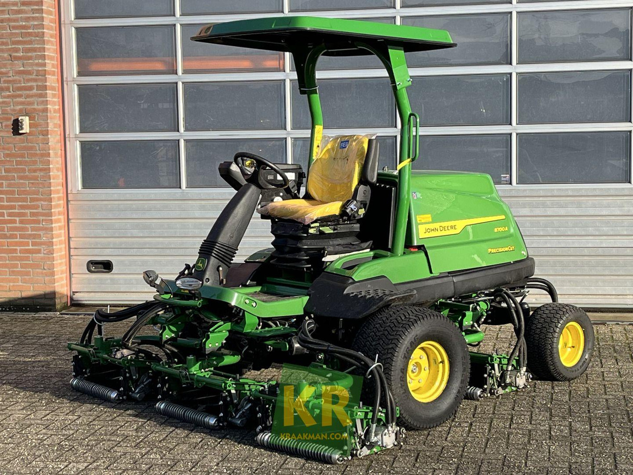 John Deere 8700A - Газонокосилка: фото 1 John Deere 8700A - Газонокосилка: фото 1
