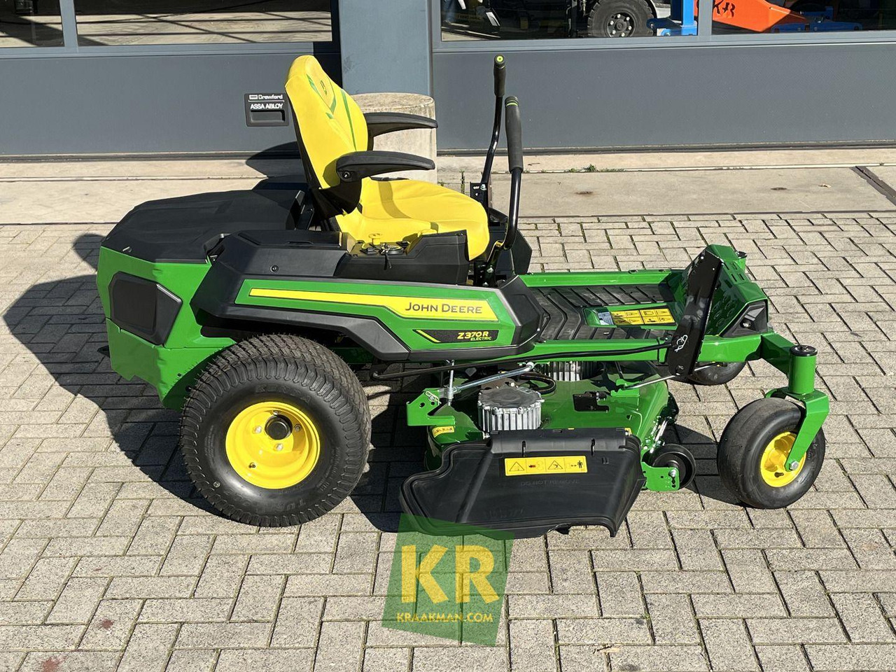 John Deere Z370R ELECTRIC - Газонокосилка: фото 3 John Deere Z370R ELECTRIC - Газонокосилка: фото 3