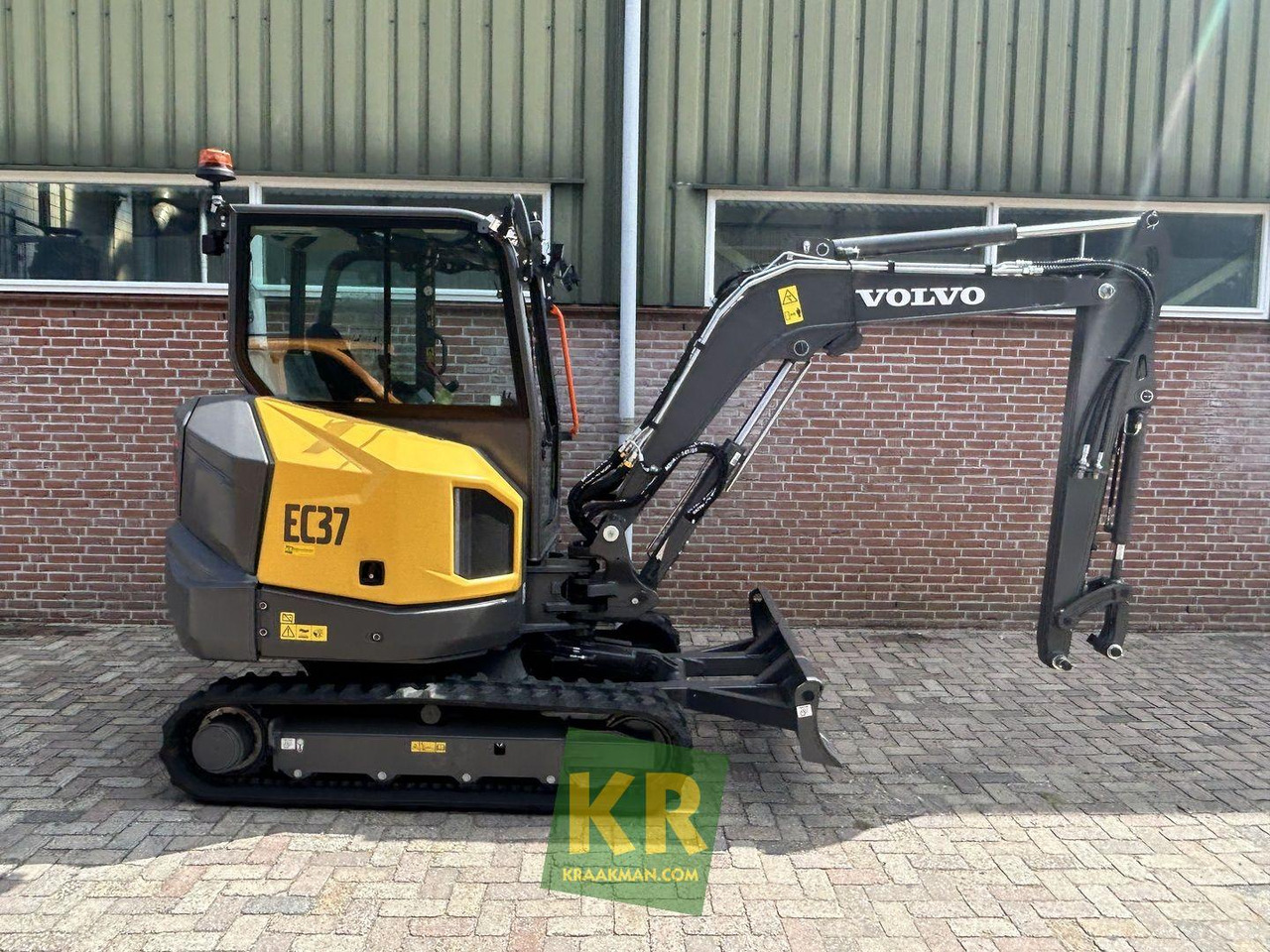 Volvo EC 37F - Гусеничный экскаватор: фото 2 Volvo EC 37F - Гусеничный экскаватор: фото 2