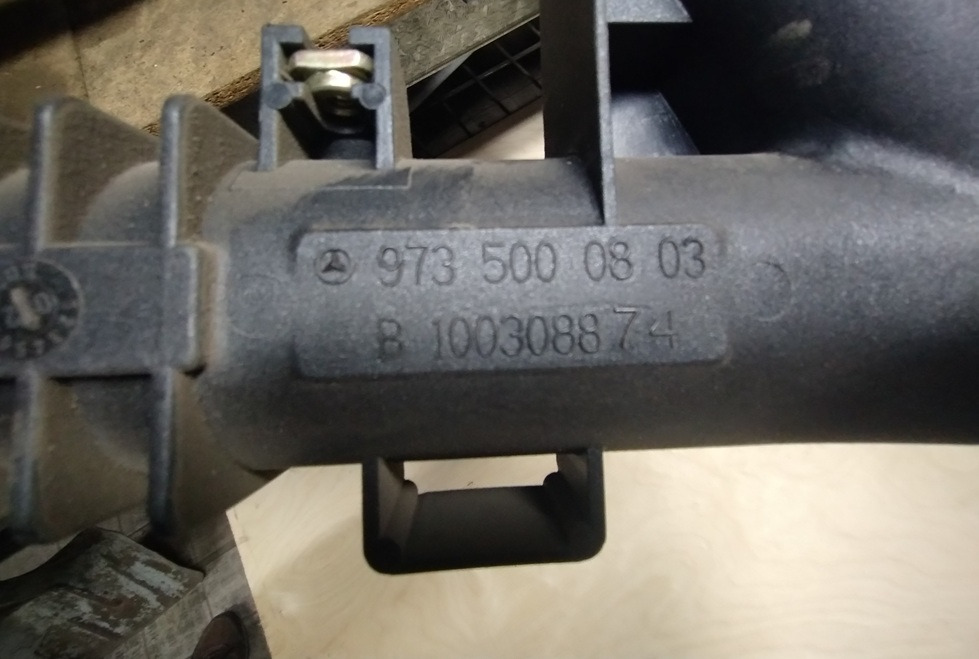 CHŁODNICA WODY MERCEDES ATEGO I II 9735000803 OM904 OM924 OM906 - Радиатор: фото 3 CHŁODNICA WODY MERCEDES ATEGO I II 9735000803 OM904 OM924 OM906 - Радиатор: фото 3