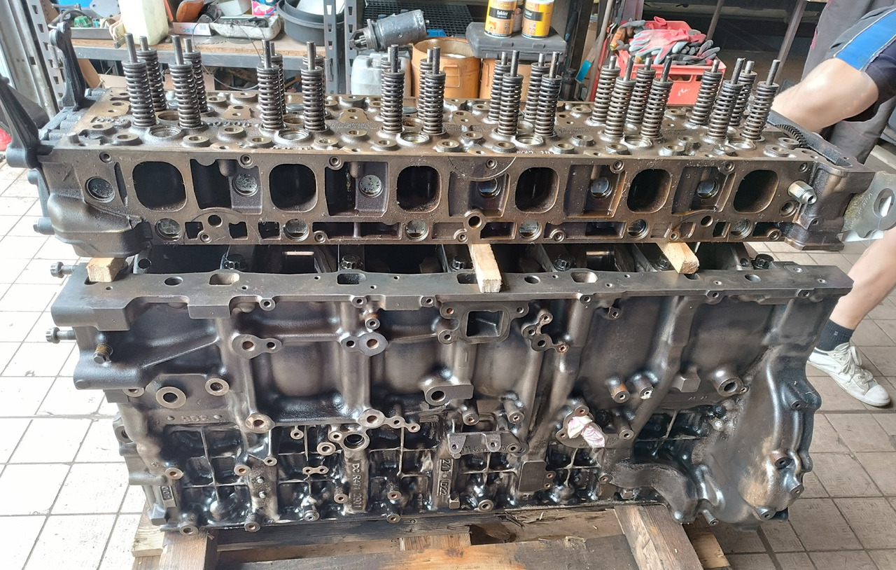 Mercedes Actros MP4 MP5 OM471 471 926 ENGINE HEAD - Двигатель и запчасти: фото 3 Mercedes Actros MP4 MP5 OM471 471 926 ENGINE HEAD - Двигатель и запчасти: фото 3