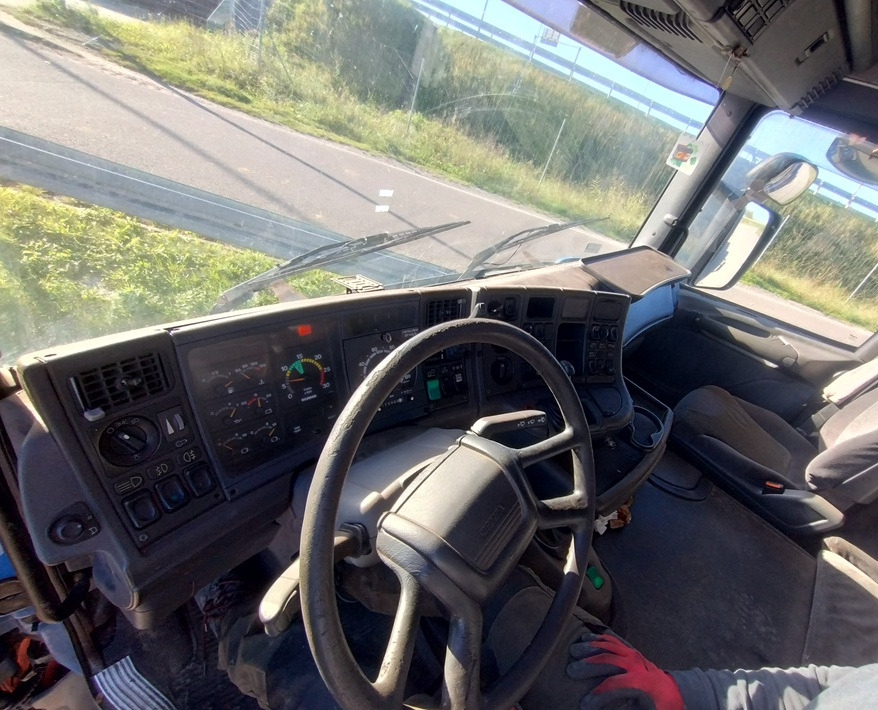 SCANIA R 114 380 6x2 - Грузовик-шасси: фото 4 SCANIA R 114 380 6x2 - Грузовик-шасси: фото 4