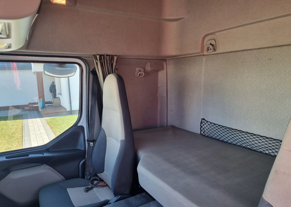 Грузовик с закрытым кузовом Renault Premium 270: фото 7 Грузовик с закрытым кузовом Renault Premium 270: фото 7