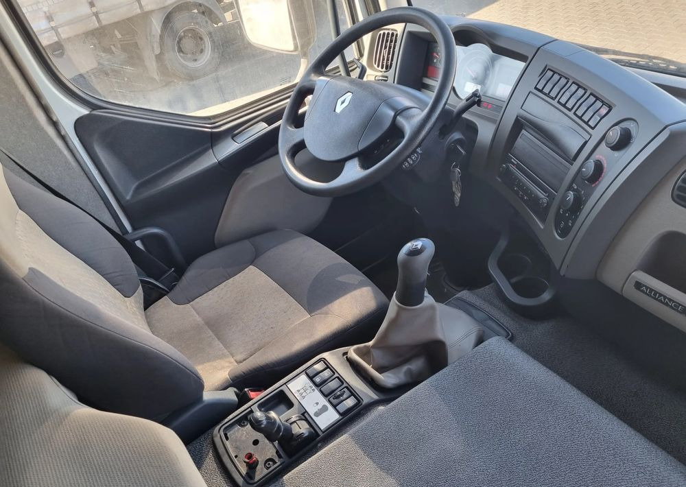 Грузовик с закрытым кузовом Renault Premium 270: фото 6 Грузовик с закрытым кузовом Renault Premium 270: фото 6