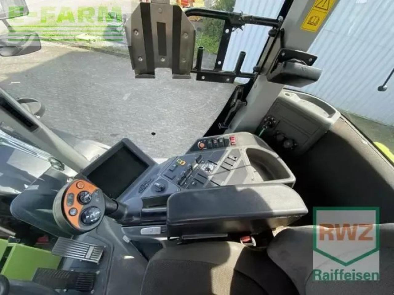 Трактор CLAAS xerion 3300 trac vc TRAC VC: фото 9