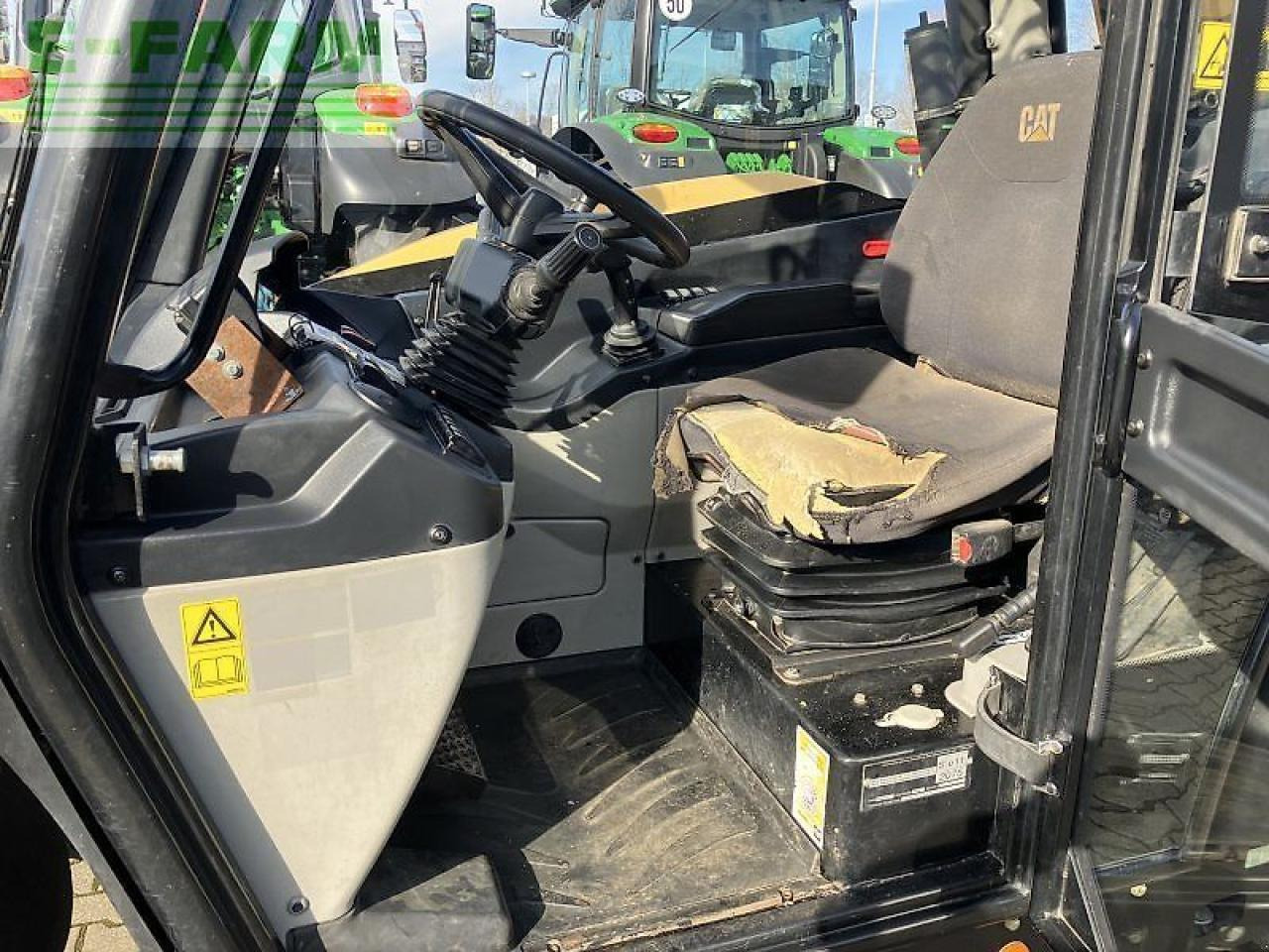 Телескопический погрузчик Caterpillar th 407: фото 8 Телескопический погрузчик Caterpillar th 407: фото 8