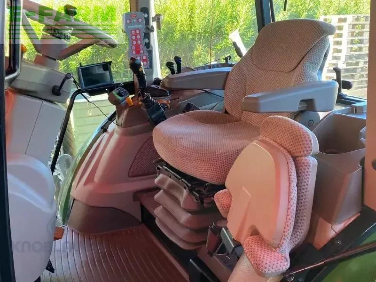 Трактор John Deere 5100r: фото 6 Трактор John Deere 5100r: фото 6