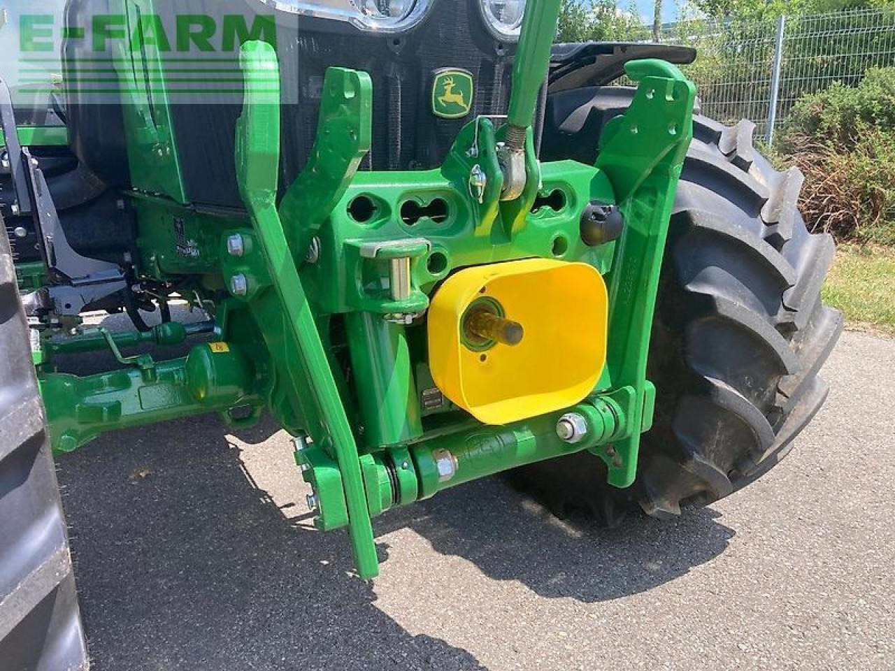 Трактор John Deere 6100m: фото 7