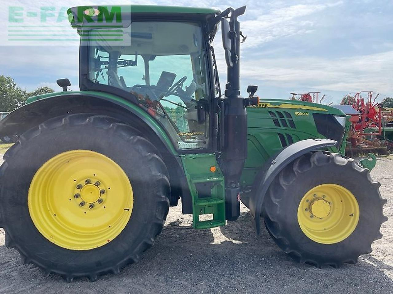 Трактор John Deere 6130r: фото 6