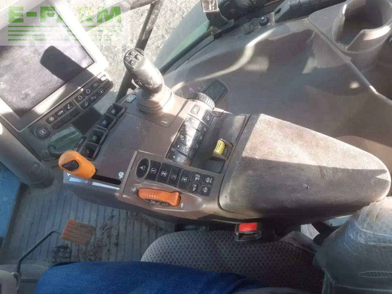 John Deere 6155r - Трактор: фото 5 John Deere 6155r - Трактор: фото 5