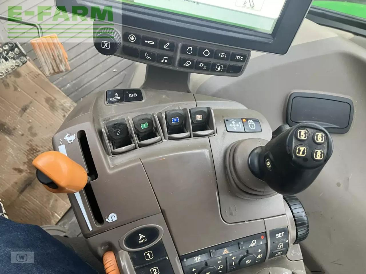 Трактор John Deere 6215r: фото 25