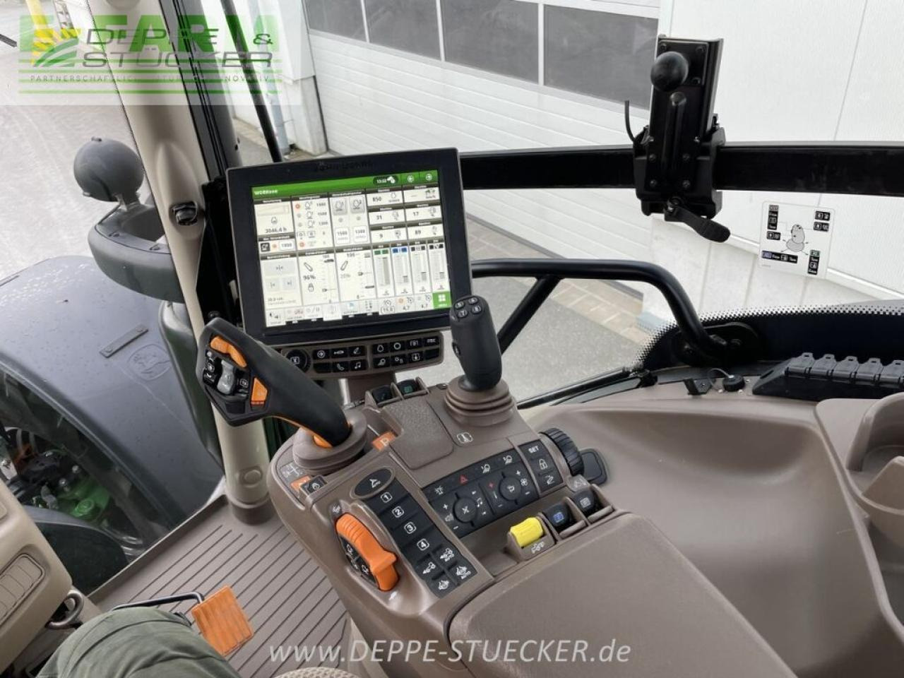 Трактор John Deere 6250r: фото 6