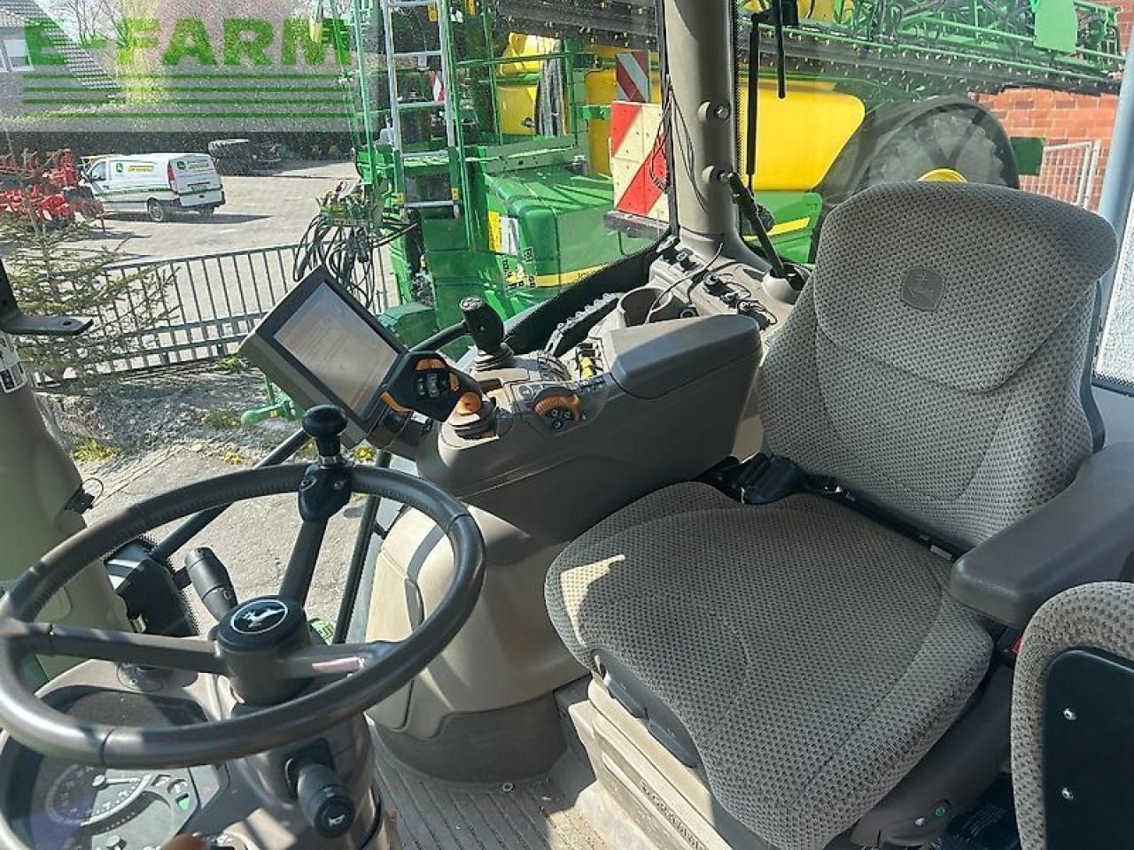 Трактор John Deere 6250r: фото 8 Трактор John Deere 6250r: фото 8