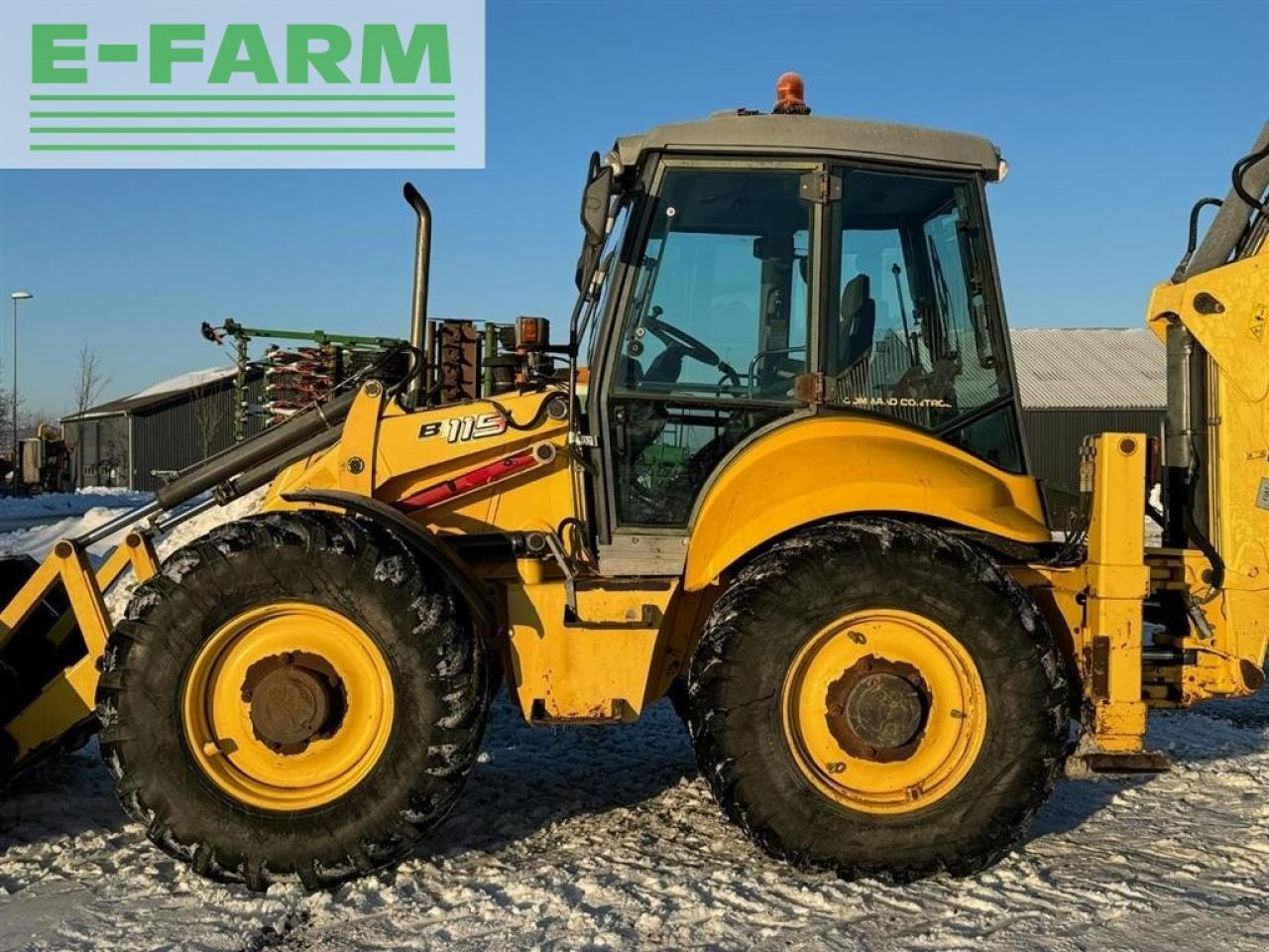 New Holland b115-4ps - Трактор: фото 1 New Holland b115-4ps - Трактор: фото 1