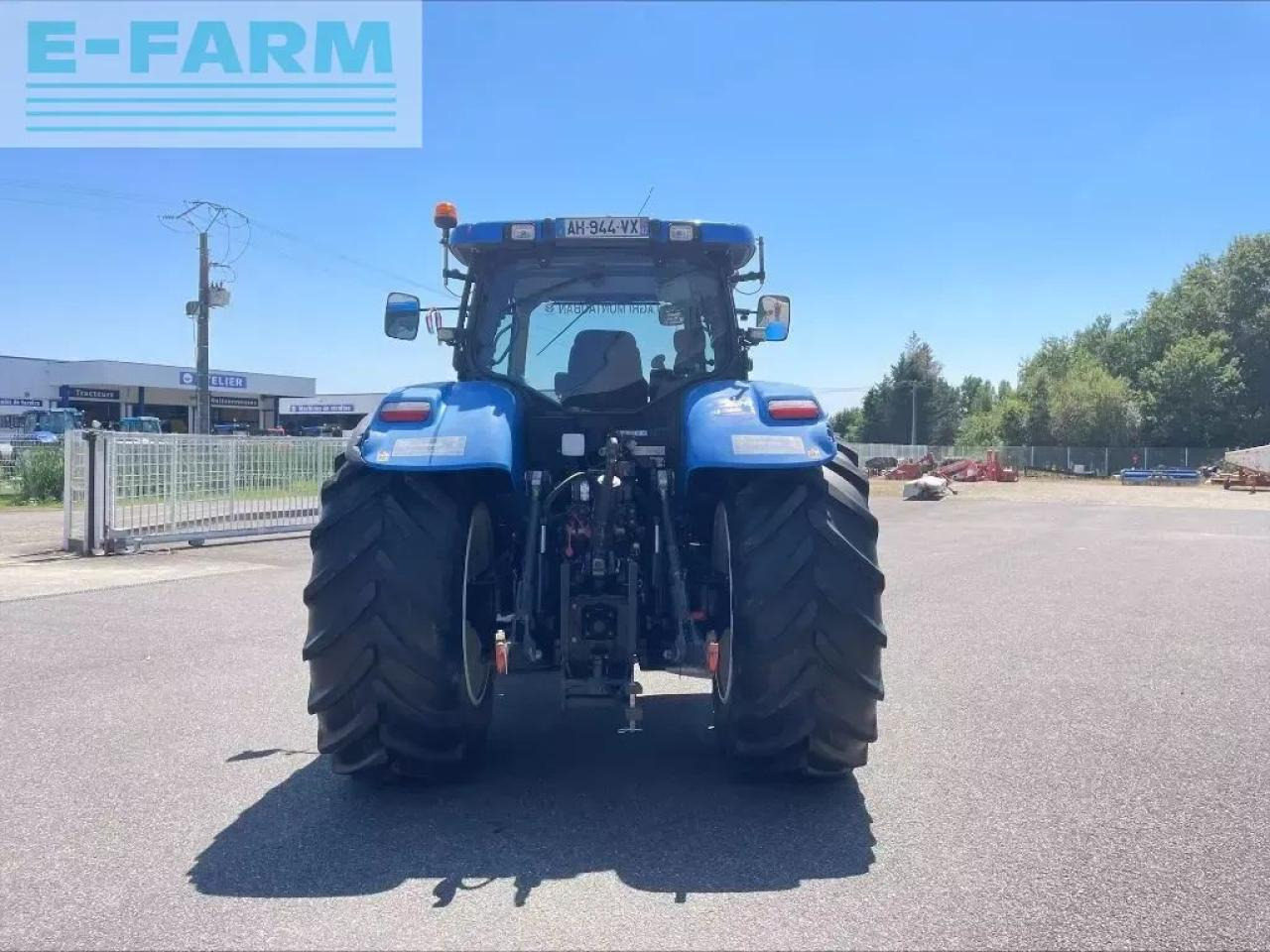 Трактор New Holland t 7050: фото 6