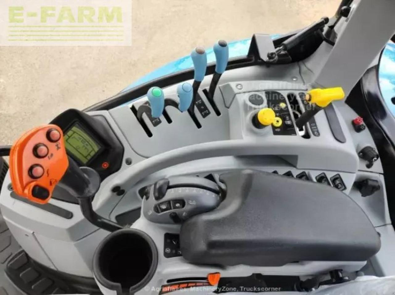 New Holland t7 230 - Трактор: фото 5 New Holland t7 230 - Трактор: фото 5