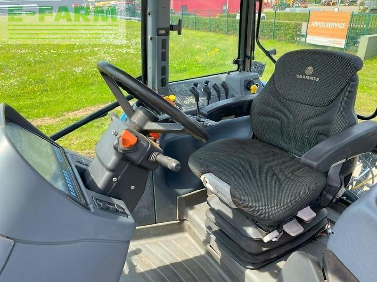 Трактор New Holland tm 155: фото 8