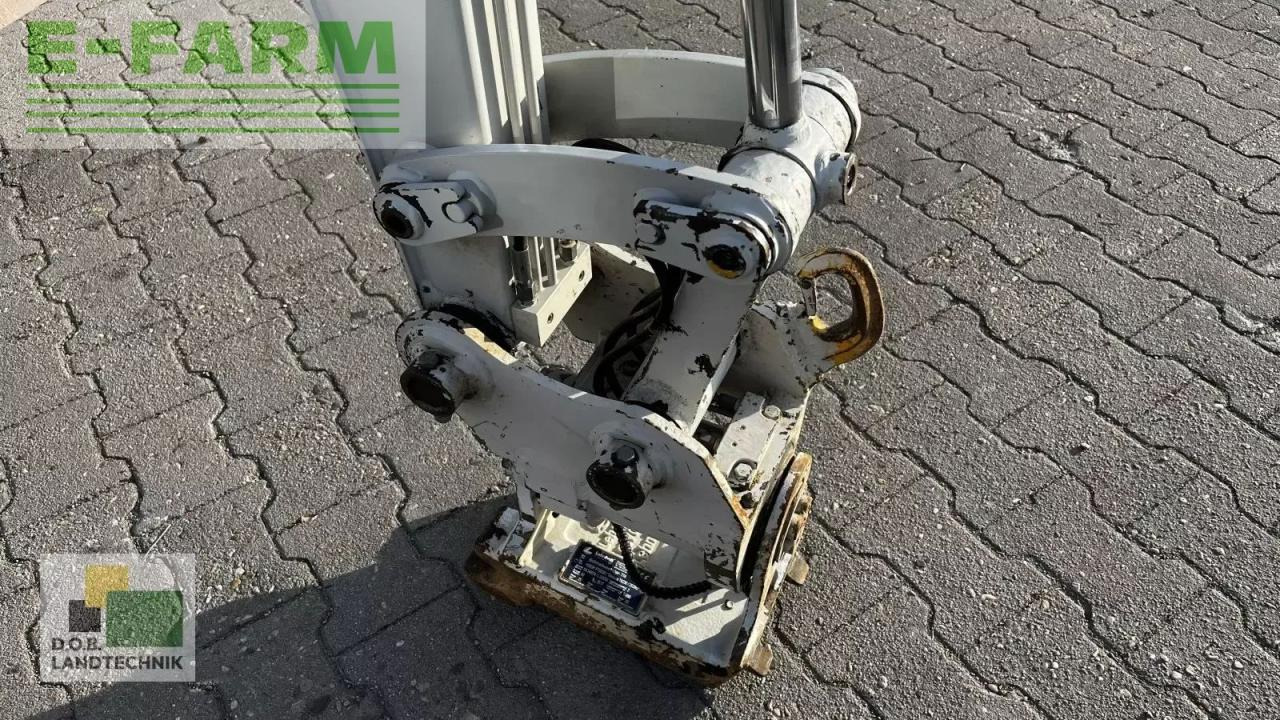 Мини-экскаватор Takeuchi tb 230: фото 8 Мини-экскаватор Takeuchi tb 230: фото 8