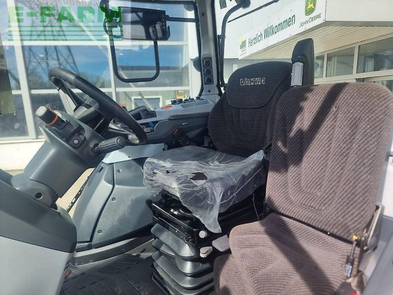 Трактор Valtra n175 d: фото 6