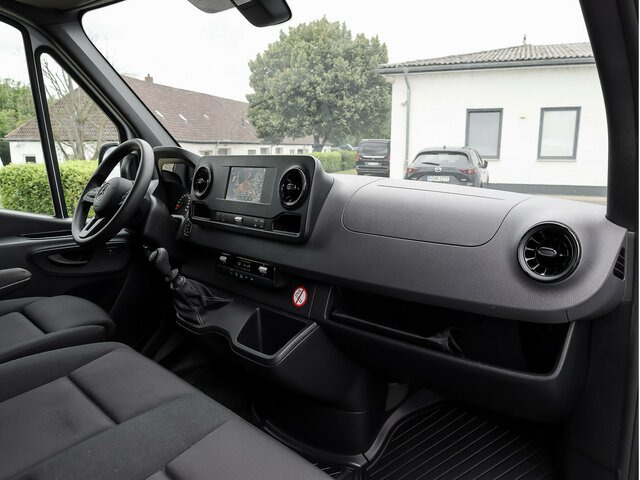 MERCEDES-BENZ Sprinter 317 CDI Kasten,L2H2,MBUX,Kamera - Цельнометаллический фургон: фото 4 MERCEDES-BENZ Sprinter 317 CDI Kasten,L2H2,MBUX,Kamera - Цельнометаллический фургон: фото 4