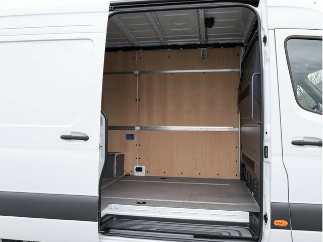 MERCEDES-BENZ Sprinter 317 CDI Kasten,L2H2,MBUX,Kamera - Цельнометаллический фургон: фото 2 MERCEDES-BENZ Sprinter 317 CDI Kasten,L2H2,MBUX,Kamera - Цельнометаллический фургон: фото 2