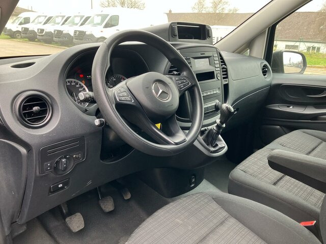Фото интерьера 2: Микроавтобус, Пассажирский фургон MERCEDES-BENZ Vito114 Mixto Extralang,Klima,Tempomat,Standhzg