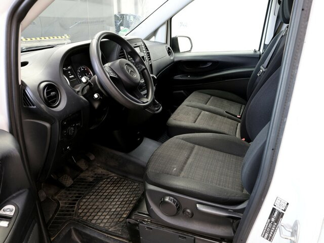 MERCEDES-BENZ Vito114CDI KA lang ,Klima,Sortimo Regalsystem... - Легковой фургон: фото 2 MERCEDES-BENZ Vito114CDI KA lang ,Klima,Sortimo Regalsystem... - Легковой фургон: фото 2