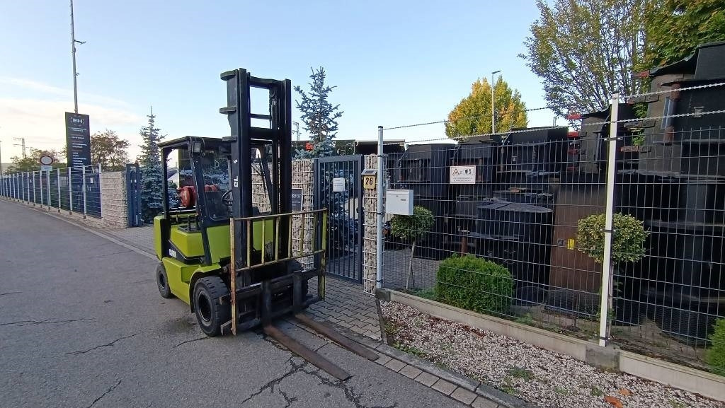 Clark CGP 25 Duplex, hydr. Seitenschieber, Hubhöhe 4,15 - Газовый погрузчик: фото 3 Clark CGP 25 Duplex, hydr. Seitenschieber, Hubhöhe 4,15 - Газовый погрузчик: фото 3