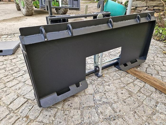 Big Bobcat 114 cm Adapter mit Euro Aufnahme - Навесное оборудование: фото 1 Big Bobcat 114 cm Adapter mit Euro Aufnahme - Навесное оборудование: фото 1