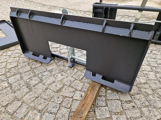 Big Bobcat 114 cm Adapter mit Euro Aufnahme - Навесное оборудование: фото 2 Big Bobcat 114 cm Adapter mit Euro Aufnahme - Навесное оборудование: фото 2