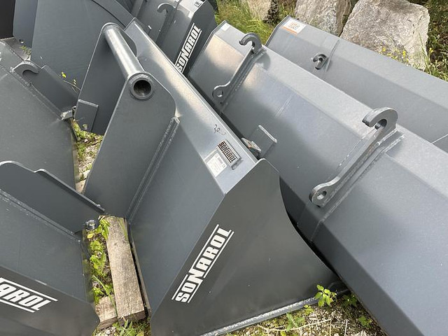 Big Schwergutschaufel 200 cm mit Bobcat Teleskoplader Aufnahme - Навесное оборудование: фото 1 Big Schwergutschaufel 200 cm mit Bobcat Teleskoplader Aufnahme - Навесное оборудование: фото 1