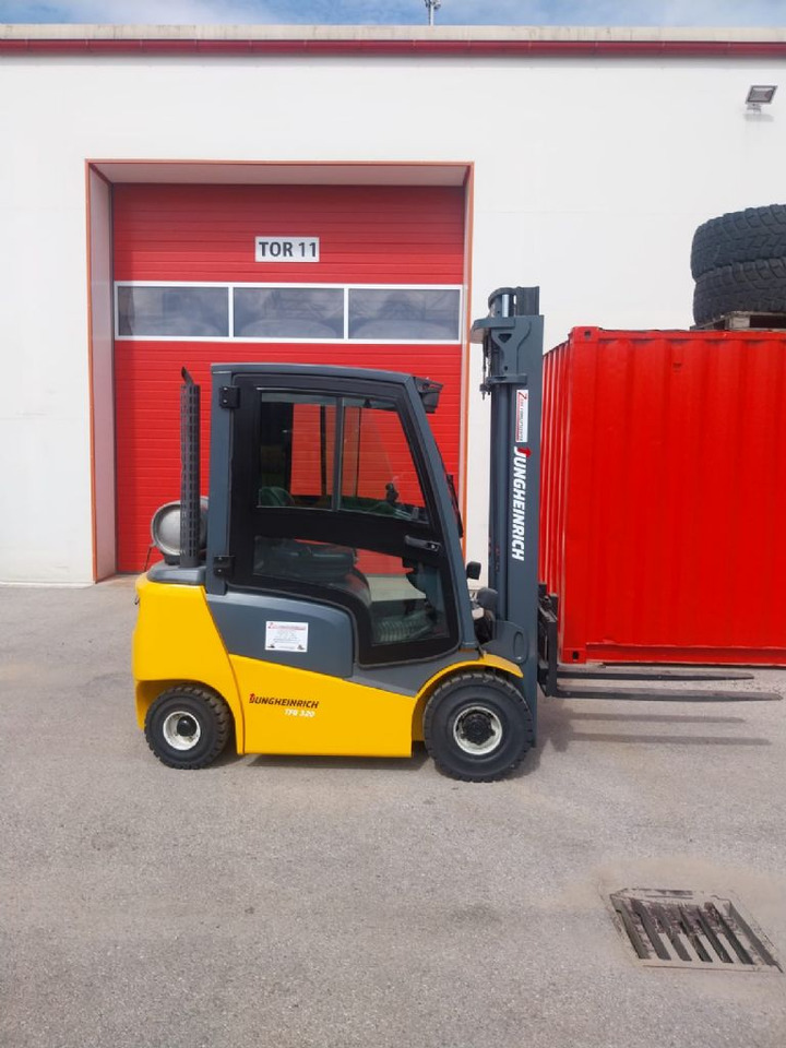 Вилочный погрузчик Jungheinrich TFG-320 370ZT: фото 1