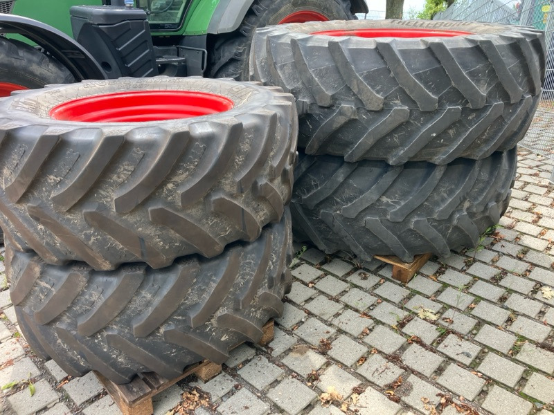 Fendt 724 Profi Plus inkl. 2. Radsatz/ EGNOS- Signal - Трактор: фото 2 Fendt 724 Profi Plus inkl. 2. Radsatz/ EGNOS- Signal - Трактор: фото 2