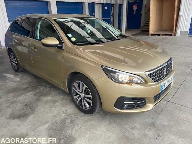 308 ALLURE 1.5 BHDI 130cv EAT8 - 04/2018 - 150900 KM - Универсал: фото 4 308 ALLURE 1.5 BHDI 130cv EAT8 - 04/2018 - 150900 KM - Универсал: фото 4