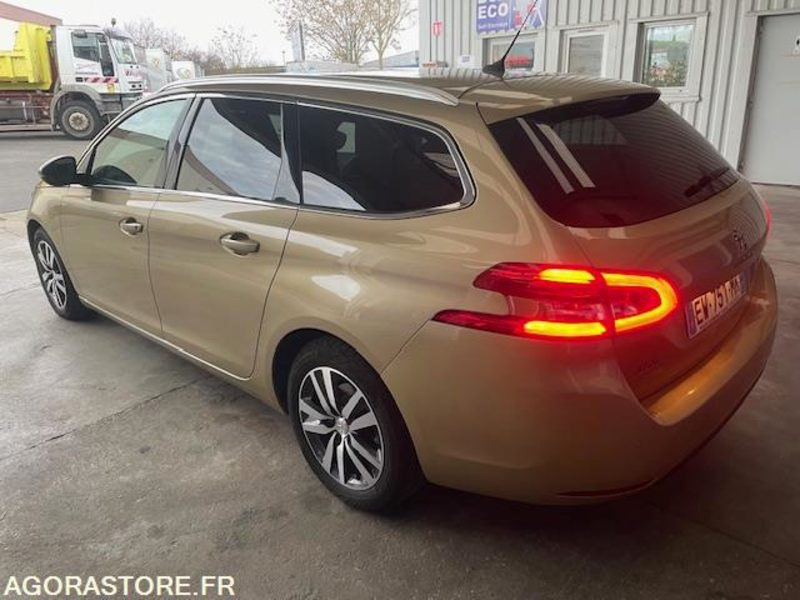 308 ALLURE 1.5 BHDI 130cv EAT8 - 04/2018 - 150900 KM - Универсал: фото 2 308 ALLURE 1.5 BHDI 130cv EAT8 - 04/2018 - 150900 KM - Универсал: фото 2