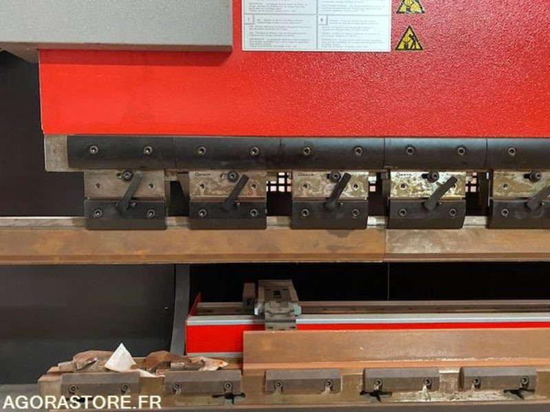 AMADA PRESSE-PLIEUSE HYDRAULIQUE - Инструмент/ Оборудование: фото 5 AMADA PRESSE-PLIEUSE HYDRAULIQUE - Инструмент/ Оборудование: фото 5