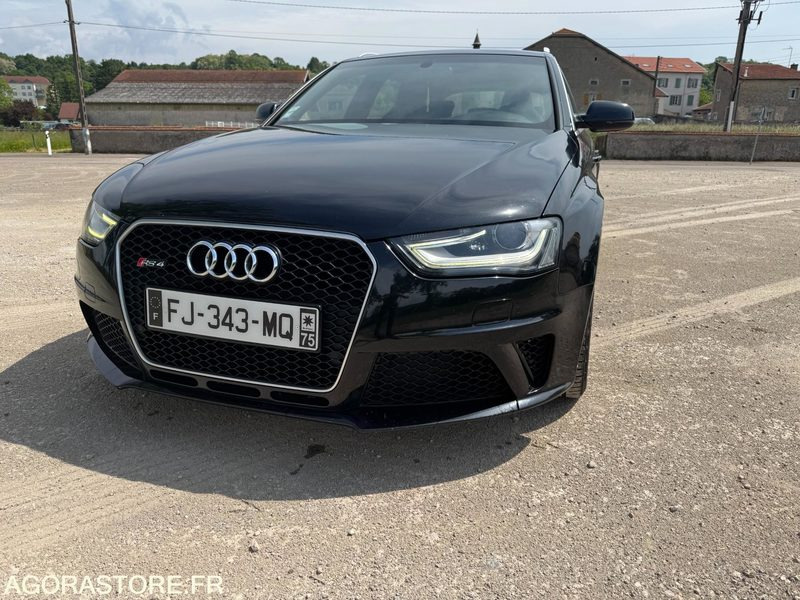AUDI A4 RS4 - 2013 - 155 000KM - Легковой автомобиль: фото 1 AUDI A4 RS4 - 2013 - 155 000KM - Легковой автомобиль: фото 1