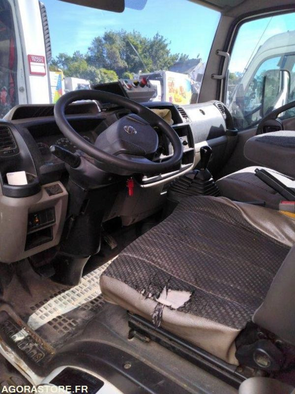BA-885-GW MICRO BENNE NISSAN CABSTAR 203336 kms 2007 - Малотоннажный самосвал: фото 4 BA-885-GW MICRO BENNE NISSAN CABSTAR 203336 kms 2007 - Малотоннажный самосвал: фото 4