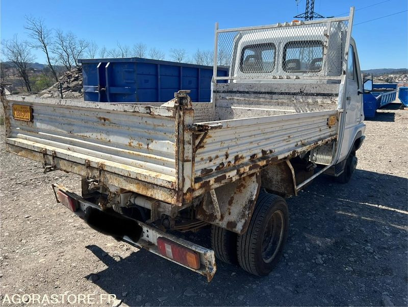 BENNE RENAULT B80 - 1995 - 125 800 KM - Малотоннажный самосвал: фото 2 BENNE RENAULT B80 - 1995 - 125 800 KM - Малотоннажный самосвал: фото 2