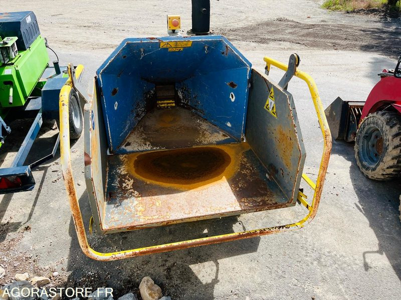 Измельчитель древесины BROYEUR A BRANCHES ISEKI 150M - ANNÉE 2010: фото 6 Измельчитель древесины BROYEUR A BRANCHES ISEKI 150M - ANNÉE 2010: фото 6