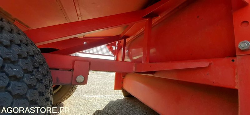 Balayeuse stade Wiedeman - 1992 - Садовое оборудование: фото 5 Balayeuse stade Wiedeman - 1992 - Садовое оборудование: фото 5