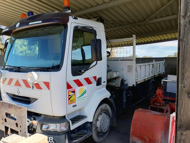 CAMION GRUE 250 RENAULT - Снегоуборочная машина: фото 1 CAMION GRUE 250 RENAULT - Снегоуборочная машина: фото 1
