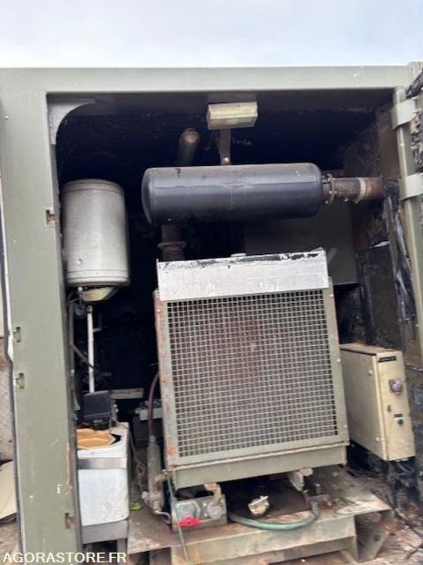 CONTENEUR AMPLIROLL 20 PIEDS AMENAGE AVEC GROUPE ELECTROGENE 130 KVA - Крюковой мультилифт: фото 5 CONTENEUR AMPLIROLL 20 PIEDS AMENAGE AVEC GROUPE ELECTROGENE 130 KVA - Крюковой мультилифт: фото 5