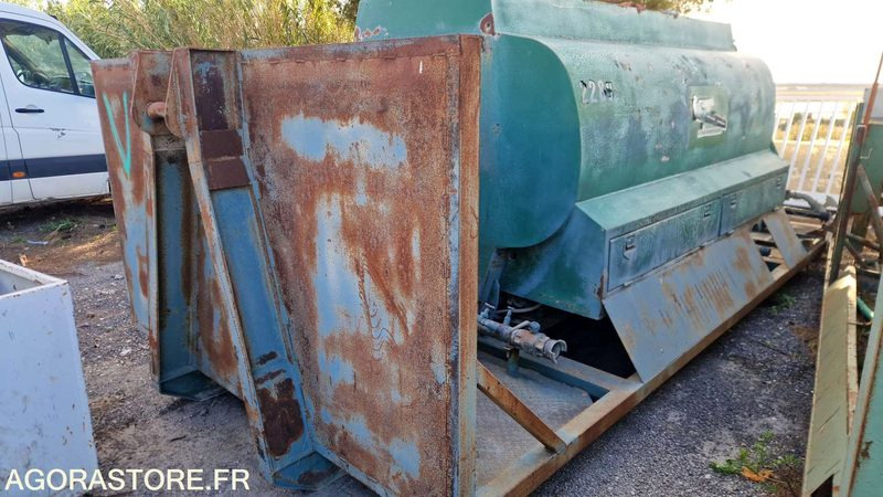 Citerne à eau avec système d'arrosage - HS - Садовое оборудование: фото 1 Citerne à eau avec système d'arrosage - HS - Садовое оборудование: фото 1