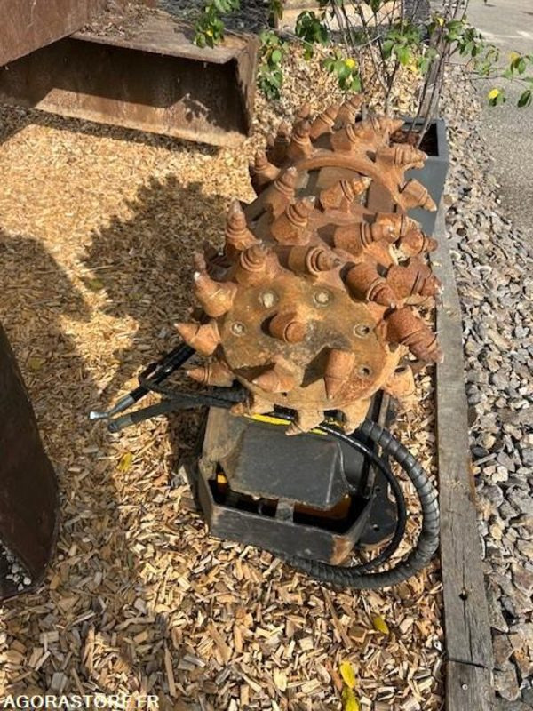 FRAISE HYDRAULIQUE DE DEMONSTRATION MB CRUSHER POUR PELLE 18-25 TONNES 2019 - Другая техника: фото 2 FRAISE HYDRAULIQUE DE DEMONSTRATION MB CRUSHER POUR PELLE 18-25 TONNES 2019 - Другая техника: фото 2