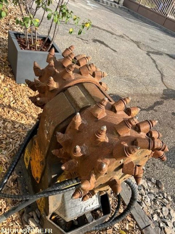 FRAISE HYDRAULIQUE DE DEMONSTRATION MB CRUSHER POUR PELLE 18-25 TONNES 2019 - Другая техника: фото 3 FRAISE HYDRAULIQUE DE DEMONSTRATION MB CRUSHER POUR PELLE 18-25 TONNES 2019 - Другая техника: фото 3