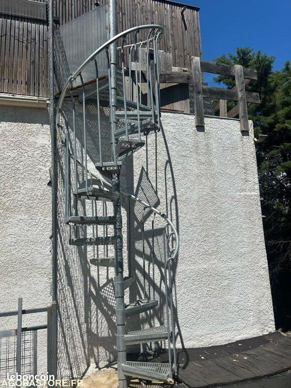 Escalier colimaçon 350 cm - Инструмент/ Оборудование: фото 1 Escalier colimaçon 350 cm - Инструмент/ Оборудование: фото 1
